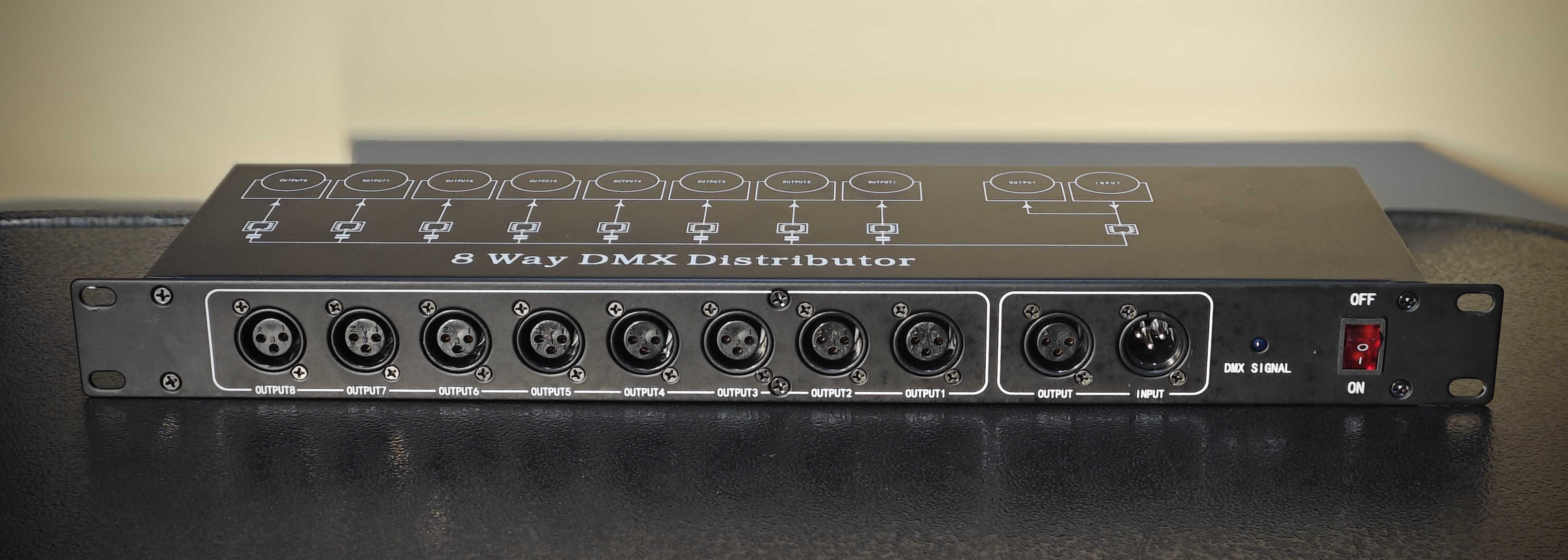 1 out 8  DMX